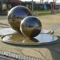 Фонтан из 2 стальных шаров (518906) ∅ 1 и ∅ 1,5 м. Тюмень 