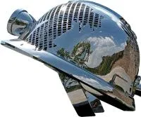 Каска - скульптура абстрактная скульптура из нержавеющей стали на заказ — Тюмень  